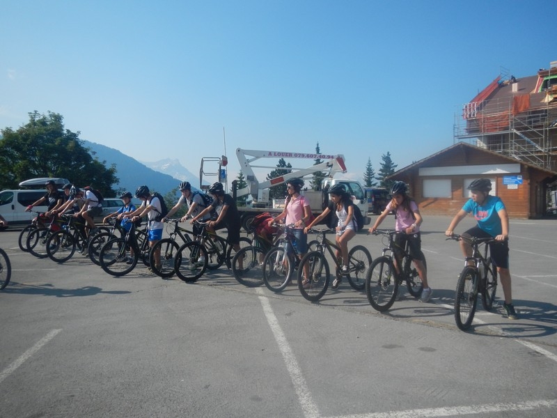 Village Camps International Summer Camp Leysin, Switzerland 2025-08-09 https://www.villagecamps.com/journals_admin/images/683-8-MTB (4).jpg